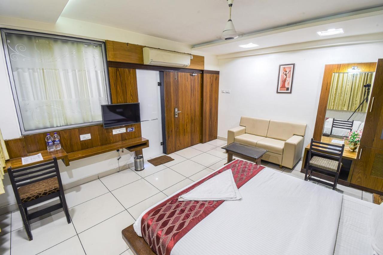 Hotel Radiant Kolhapur Luaran gambar